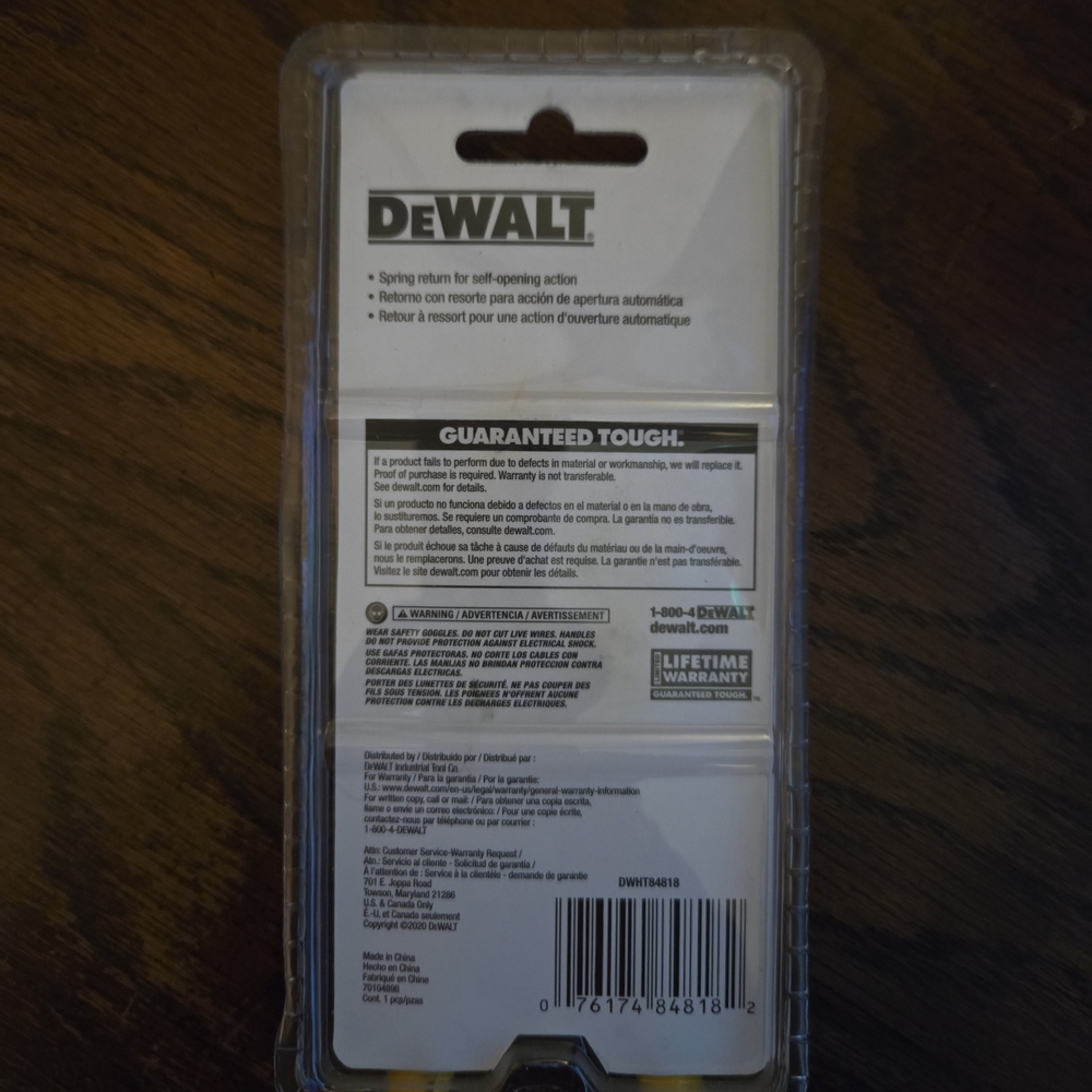 DEWALT 9" Yellow Handle Combination Pliers - Picture 3 of 3